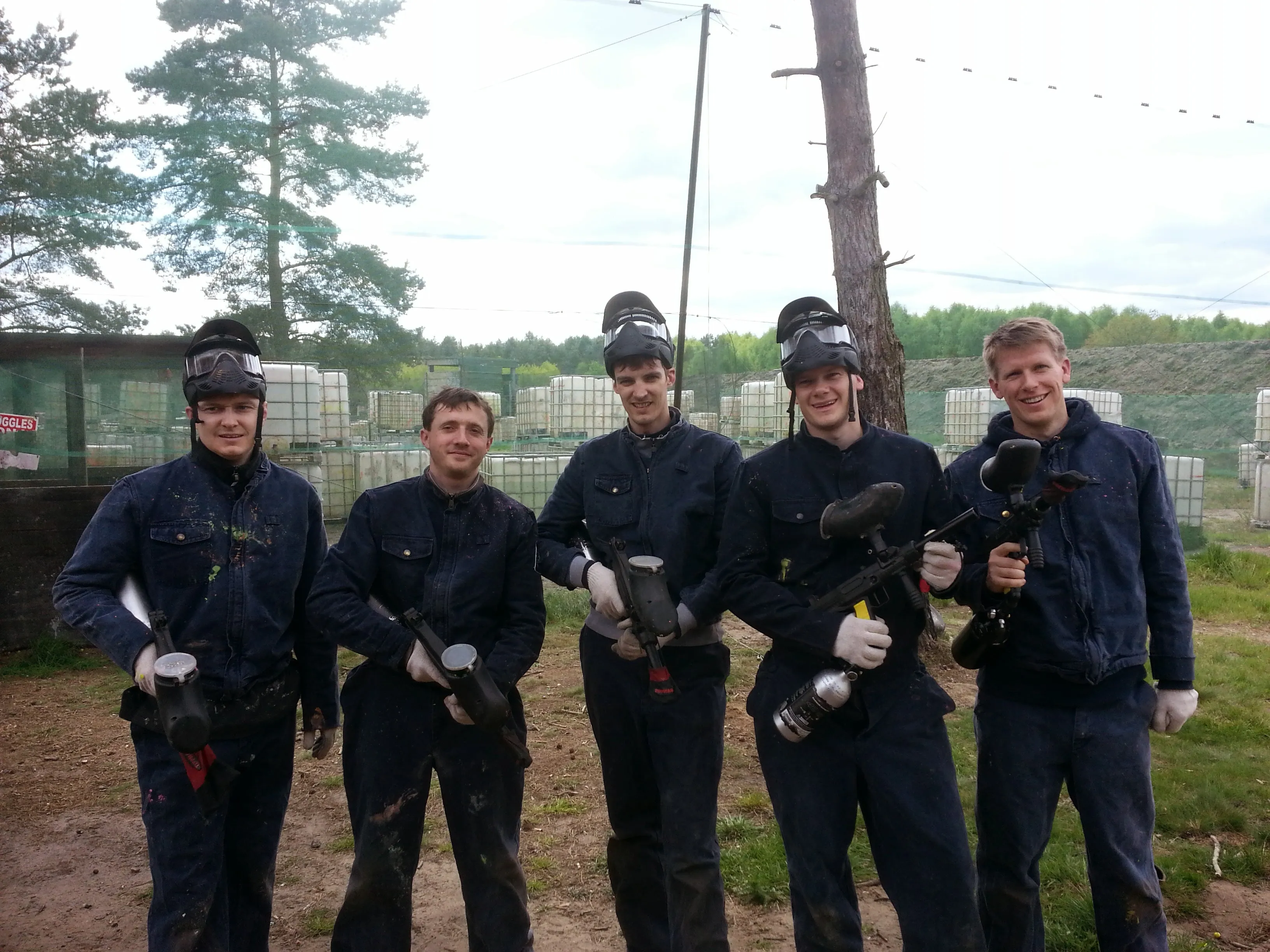 Stefan und Freunde beim Paintball Stefan und Freunde beim Paintball