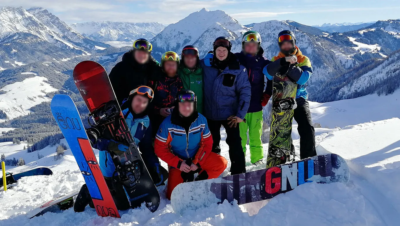 Snowboarding im Winter Snowboarding im Winter