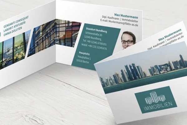 Photoshop-Mockup-Vorlage für eine Klappvisitenkarte